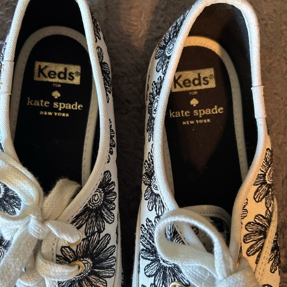 Keds x Kate Spade Black Floral on Cream Sneakers - Picture 7 of 13